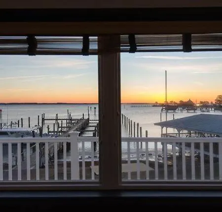 Wylder Hotel - Tilghman Island Room photo